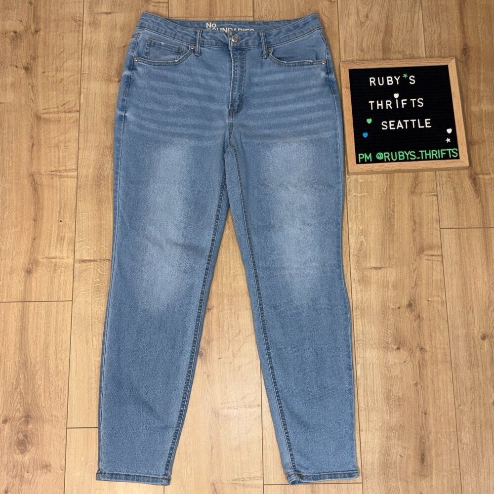 No Boundaries Light Blue Wash Jeans